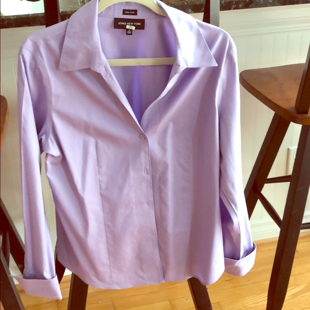 Jones New York Non Iron blouse w cuffed sleeves